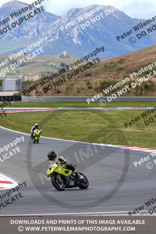 cadwell no limits trackday;cadwell park;cadwell park photographs;cadwell trackday photographs;enduro digital images;event digital images;eventdigitalimages;navarra;no limits trackdays;peter wileman photography;racing digital images;trackday digital images;trackday photos